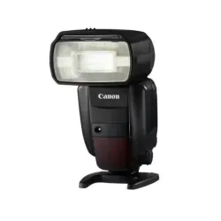 Photographe utilisant flash Canon Speedlite 600EX à Privas Ardèche