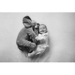 photo nouveau née avec peluche de naissance