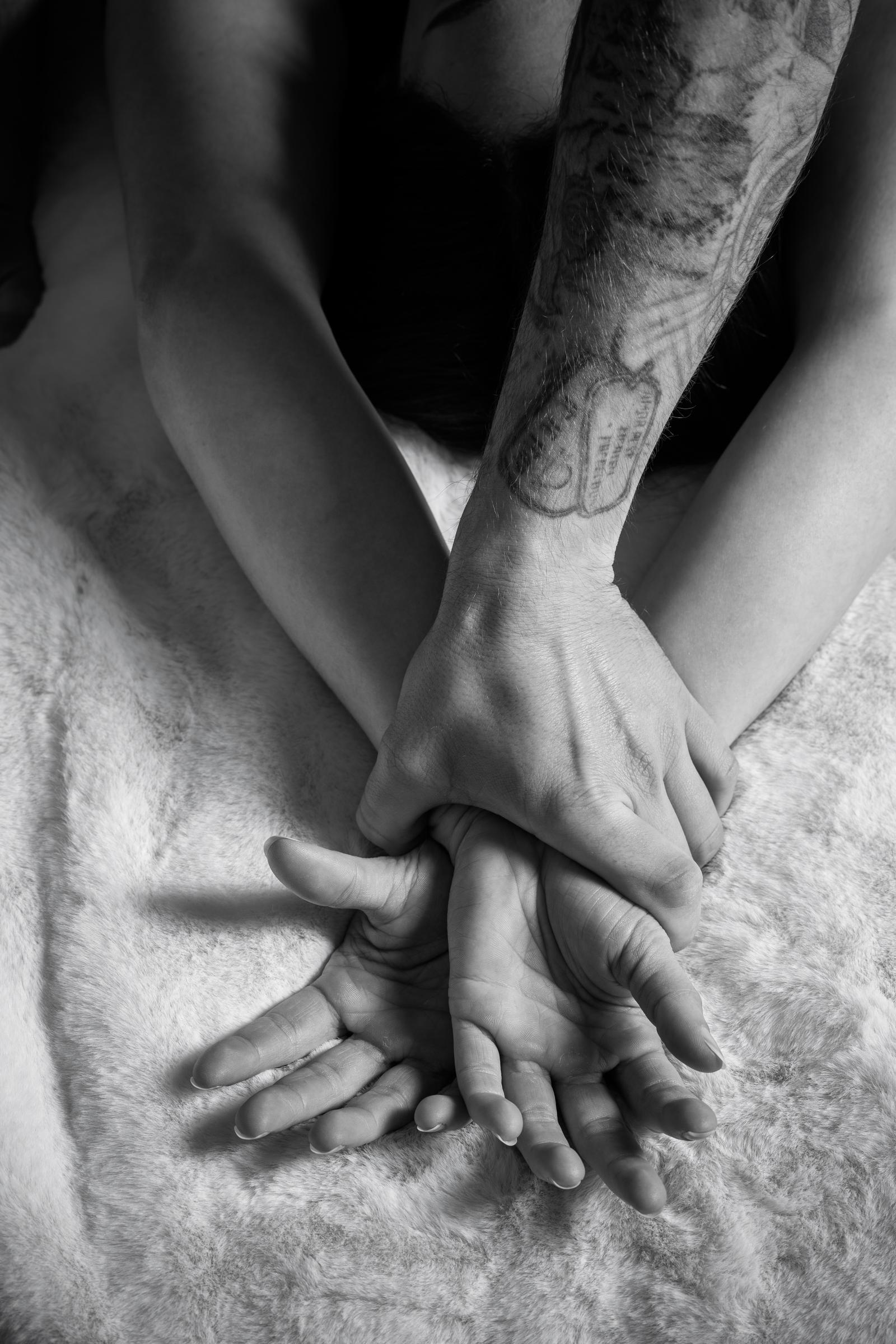 Photographe boudoir pour couple à Valence, Privas, Saint-Julien-en-Saint-Alban