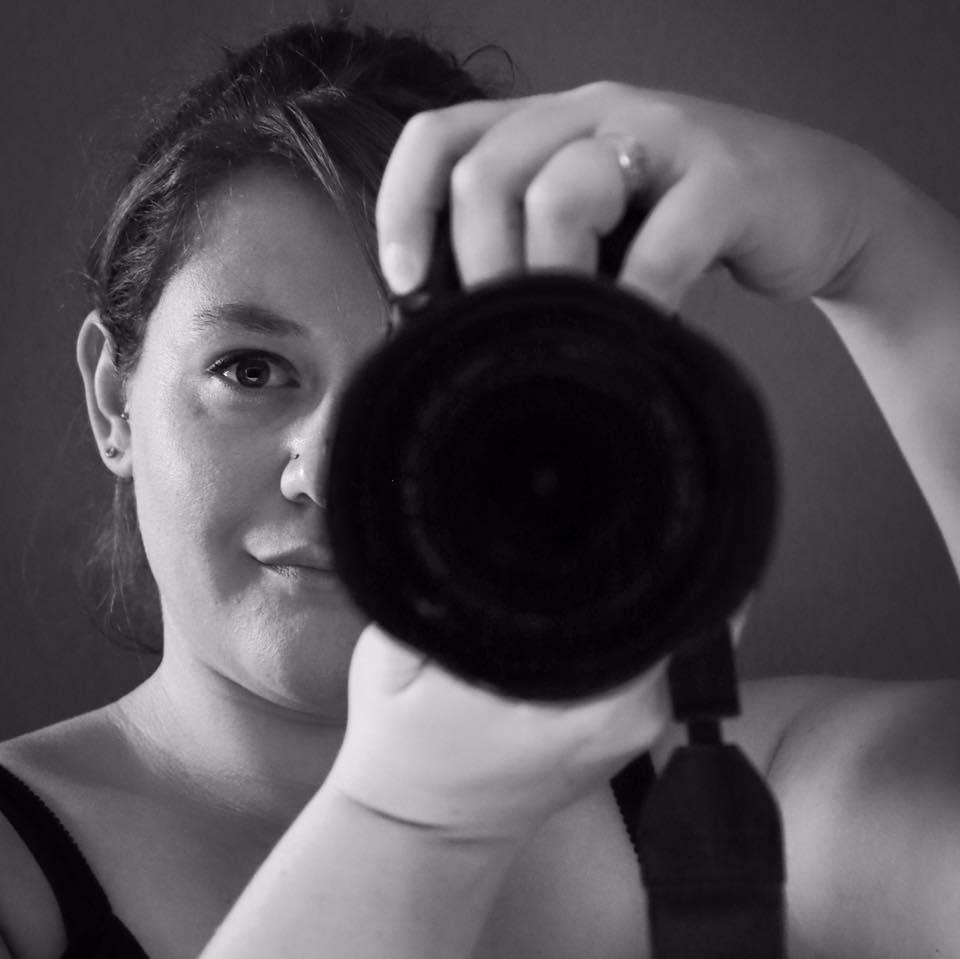 Photographie de boudoir glamour en Drôme, studio à Baix