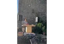 Mariage au Château de Livier : bar à vinyles, animation buzzer et éclairage architectural